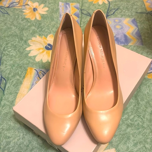 Banana Republic - Cream Kelsey Heels. Worn only once. Size 8. - Picture 1 of 5